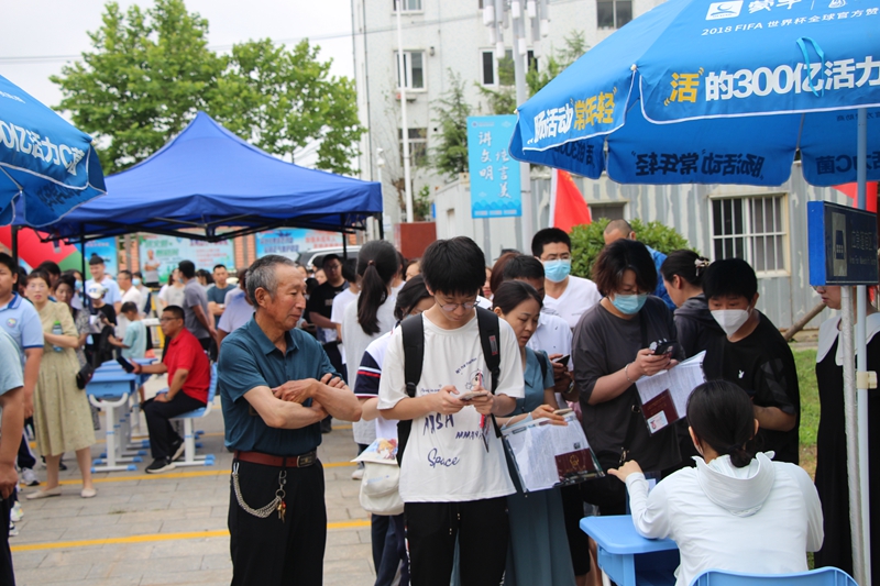 新生報(bào)道照.jpg